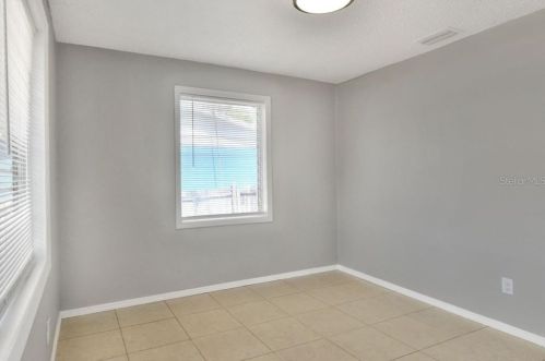 10712 Connechusett Rd, Tampa FL 33617-3410 exterior