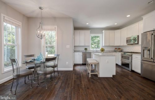 300 Mount Vernon Ave, Alexandria VA  22301-2232 exterior