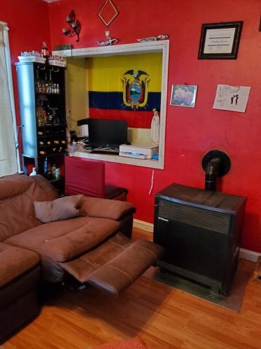 49 Ellsworth St, Worcester, MA 01610-1834