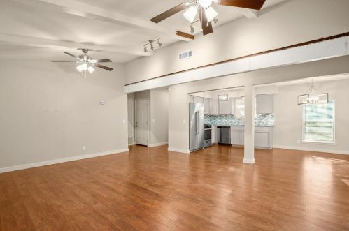 9800 Cottle Dr, Austin TX  78753-4306 exterior