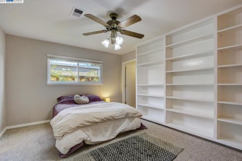 1875 Granada Dr, Concord CA 94519-1330 exterior