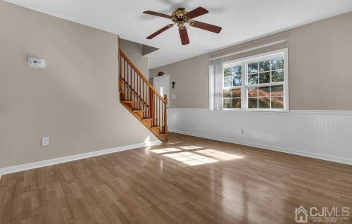 16 Cambridge Rd, Edison NJ  08817-3835 exterior