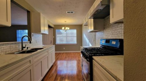 437 Forsythe Dr, Dallas TX 75217-6200 exterior