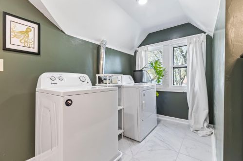 2226 51st St, Milwaukee WI  53208-1107 exterior