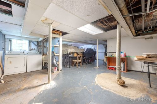 7728 East End Ave, Chicago IL 60649-4909 exterior