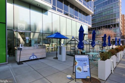 2201 L St, Washington DC 20037-1409 exterior