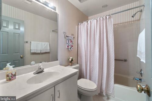 10960 Bloomingdale Dr, Rockville MD 20852-5550 exterior