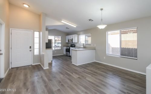 1869 Oakland St, Chandler AZ  85225-8212 exterior