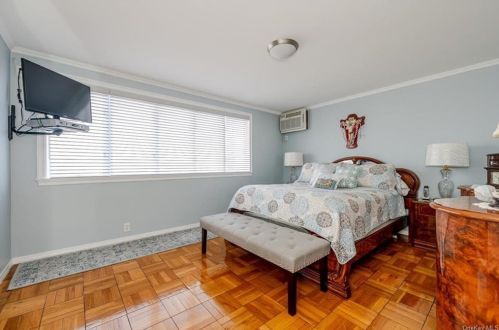 3327 Campbell Dr, Bronx NY 10465-1358 exterior