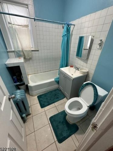 322 Vermont Ave, Irvington NJ 07111-2563 exterior