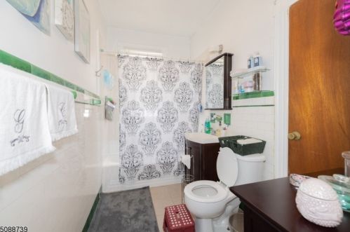 317 Madison Ave, Paterson NJ 07524-2622 exterior