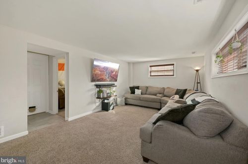 211 California Trl, Browns Mills NJ 08015-5640 exterior