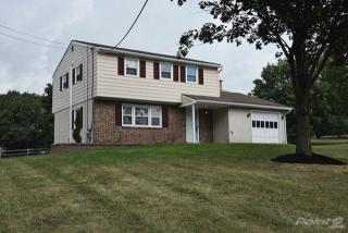1325 Lynn Dr, Pottstown PA  19464-2432 exterior