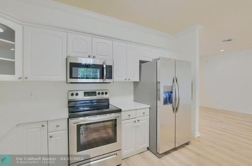 330 8th St, Boca Raton FL  33432-5724 exterior