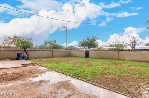 7401 20 St, Tucson AZ 85745-3035 exterior