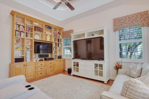 9328 Scarborough Ct, Fort Pierce FL  34986-3360 exterior