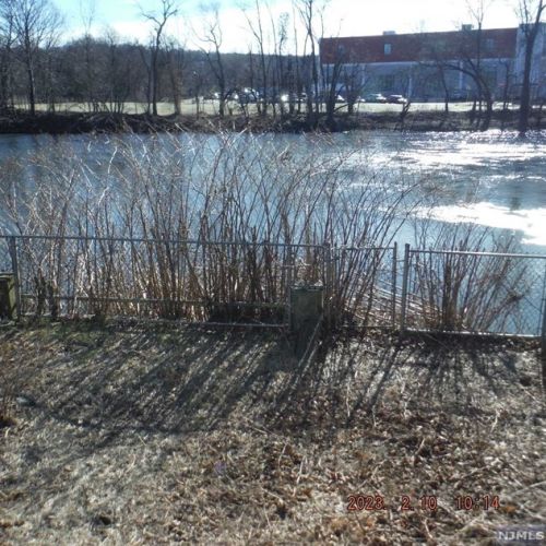 19 Cres Ave, Paterson NJ 07512-2305 exterior