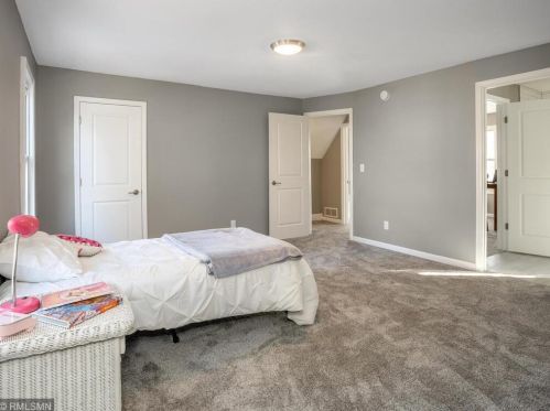 896 6 St, Saint Paul MN 55106-4503 exterior