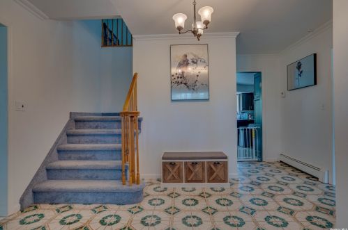 16 Clayton Dr, Huntington Station NY 11746-5503 exterior