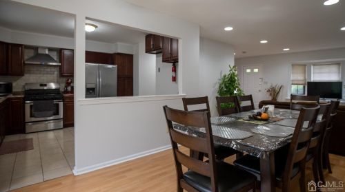 2004 Deerfield Dr, Edison NJ 08820-4418 exterior