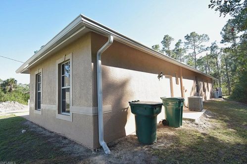 2820 18 Ave, Naples FL 34120-5609 exterior