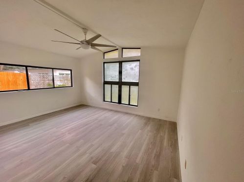 527 Broxburn Ave, Tampa FL  33617-7823 exterior