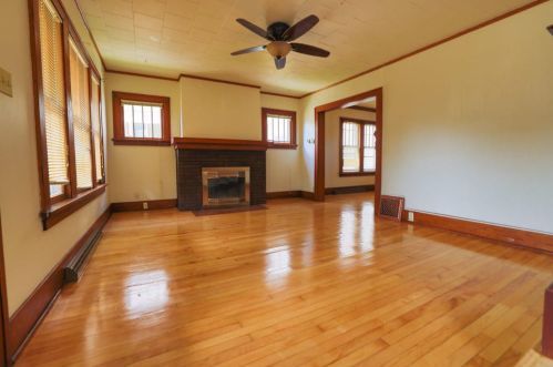 115 8th St, Watertown, WI 53094-3937