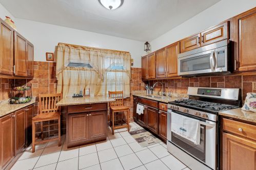 2825 Lotus Ave, Chicago IL 60641-3224 exterior