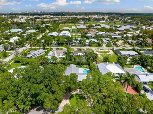 1233 12 Ave, Naples FL 34120-3485 exterior