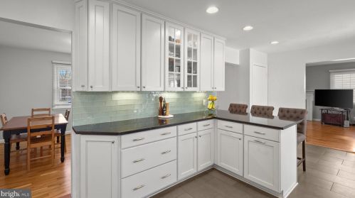 5610 Buckingham Palace Ct, Alexandria VA 22315-4120 exterior