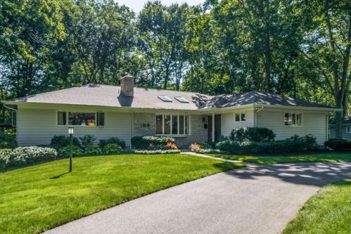 189 Magnolia Cir, Springfield, MA 01106-2526