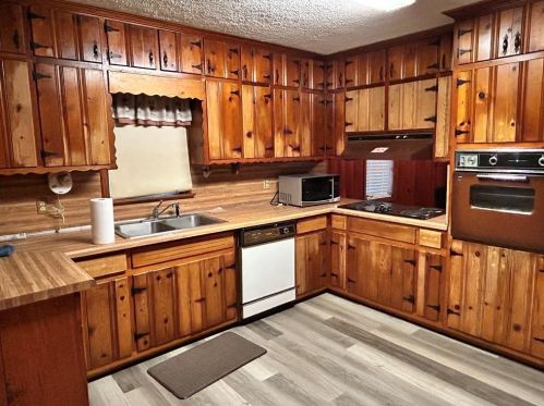 4046 Lenora Church Rd, Lithonia GA  30039-5210 exterior