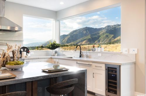 9093 Cyn Gate Cir, Sandy UT 84093-3807 exterior