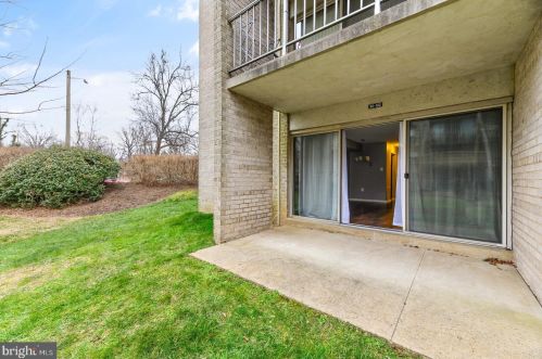 30 Canterbury Sq, Alexandria VA 22304-3047 exterior