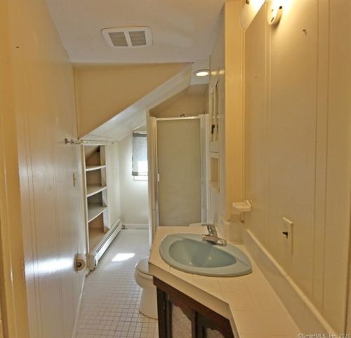 96 Stowe Ave, Milford CT 06460-6024 exterior