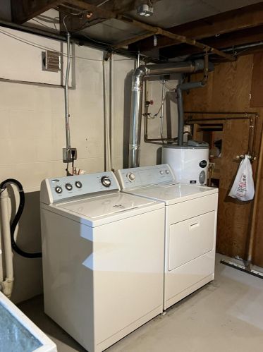 304 Espanola Ave, Kalamazoo MI  49004-1104 exterior