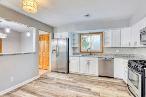 6808 Park Mnr Dr, Milwaukee WI 53224-4636 exterior