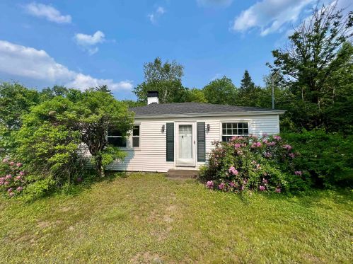 29 Logging Hill Rd, Concord NH  03304-3719 exterior