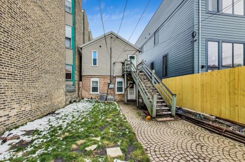 1633 Superior St, Chicago IL 60612-1110 exterior