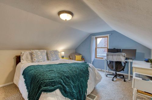 4321 Dodge St, Duluth MN 55804-1409 exterior