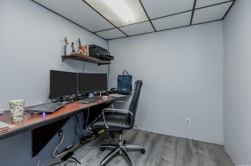 92 Forsythia Ln, Babylon NY 11703-2806 exterior