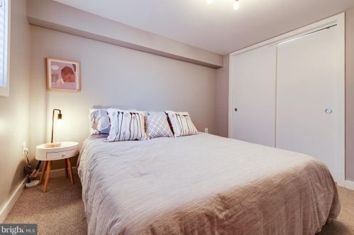 116 Gladden St, Alexandria VA 22304-2402 exterior