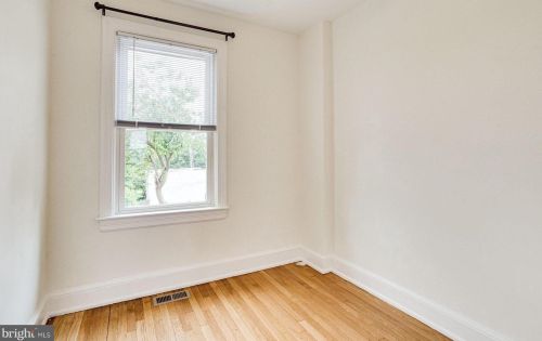 1839 A St, Washington DC 20003-1521 exterior