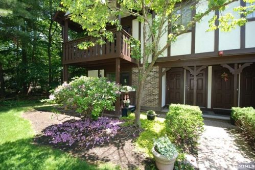 601 Mark Twain Way, Mahwah, NJ 07430-3475