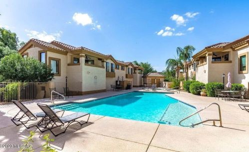 2550 River Rd, Tucson AZ  13305-9500 exterior