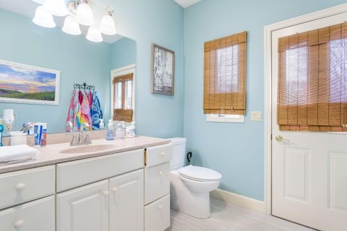 1061 Robinhood Dr, Meskegon MI  49445-2075 exterior