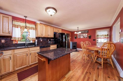 50 Mason Hl Rd, Killingly CT 06241-1324 exterior