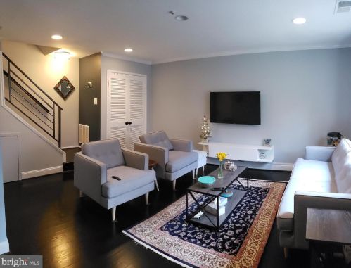 10840 Whiterim Dr, Rockville, MD 20854-1785