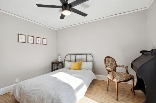 1672 Cass St, Milwaukee WI  53202-2053 exterior