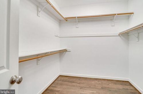 6636 Hampton View Pl, Mc Lean VA 22101-6003 exterior